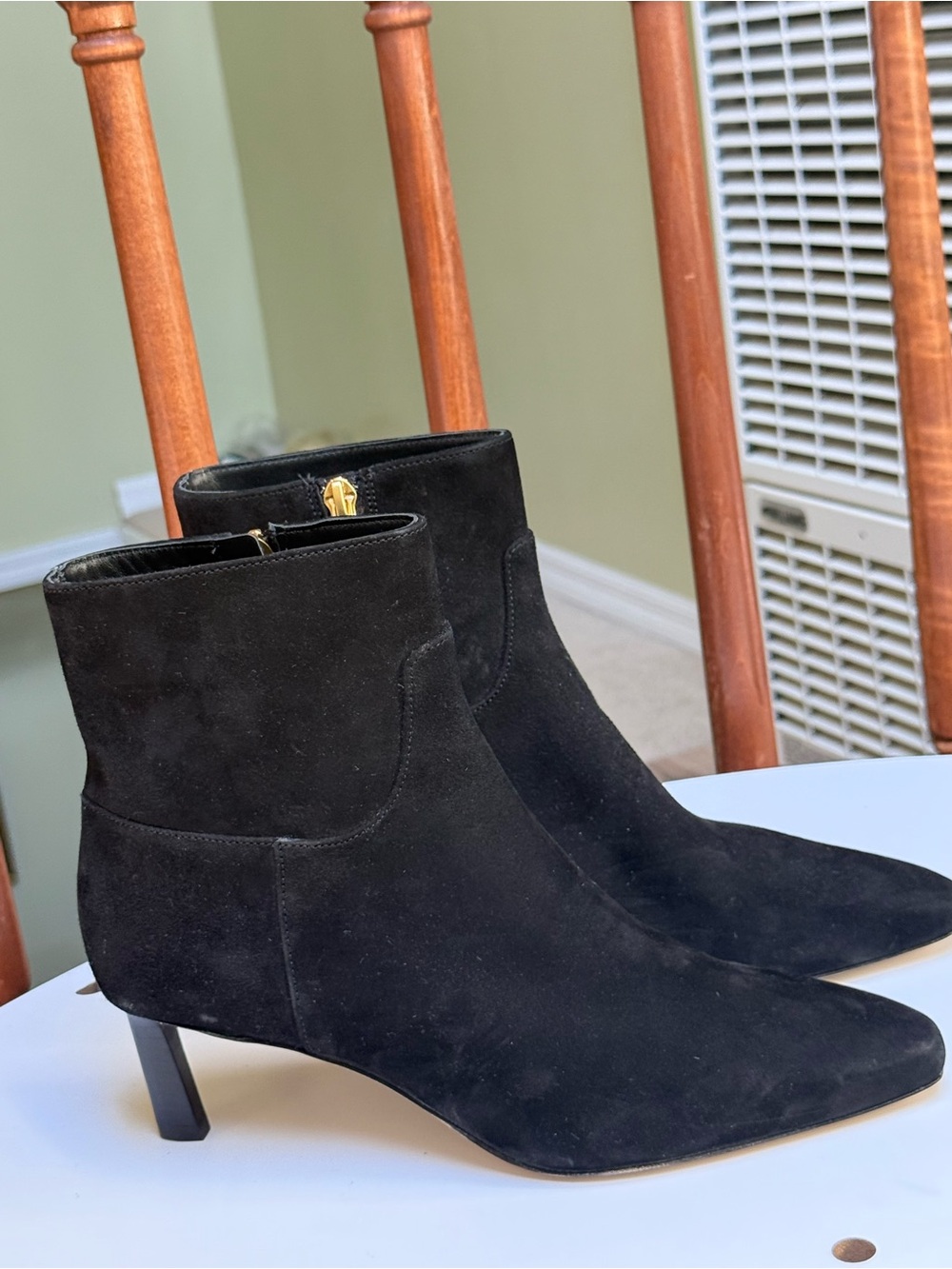 Veronica Beard Black Suede Pointed Toe Ankle Booties H41N17